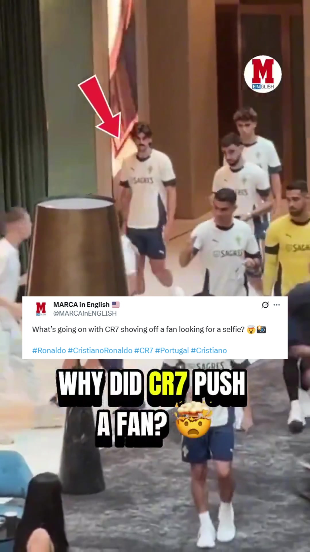此前C罗推开想合影的球迷，唇语专家：C罗很生气，还说了f**k off