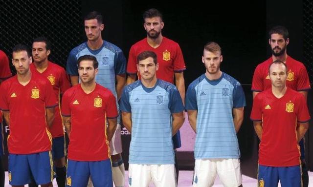 espana-equipacion-101115.jpg